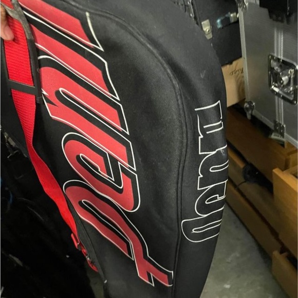 Multi Tennis racquet bag by Penn 
Can hold 3 tennis rackets - Picture 4 of 6